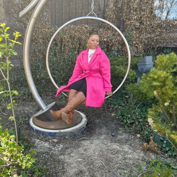 Come join us as I cohost “Transitional Trends Posh Party" tonight @1900 PDT. - Picture 3 of 5